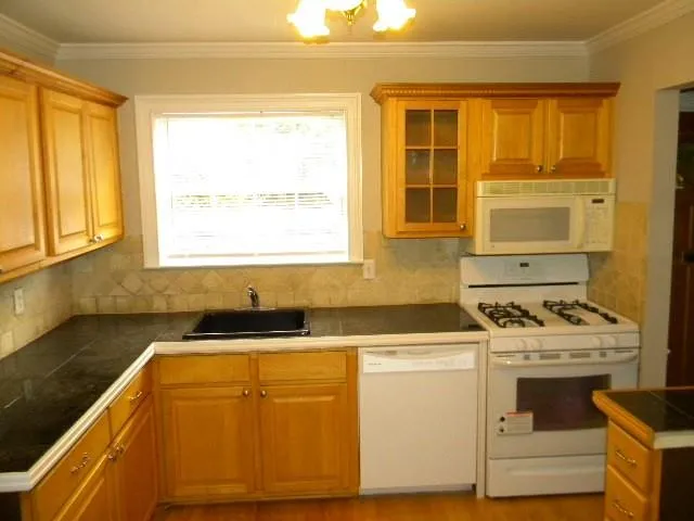 5567 Kingsport Drive Unit 21, Atlanta, Georgia 30342, 2 Bedrooms Bedrooms, ,1 BathroomBathrooms,Residential,Sold,5567 Kingsport Drive Unit 21,5640066