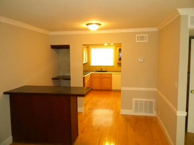 5567 Kingsport Drive Unit 21, Atlanta, Georgia 30342, 2 Bedrooms Bedrooms, ,1 BathroomBathrooms,Residential,Sold,5567 Kingsport Drive Unit 21,5640066