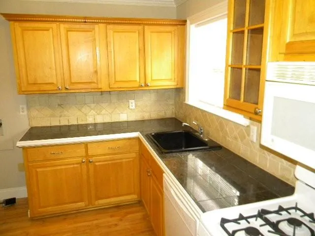 5567 Kingsport Drive Unit 21, Atlanta, Georgia 30342, 2 Bedrooms Bedrooms, ,1 BathroomBathrooms,Residential,Sold,5567 Kingsport Drive Unit 21,5640066