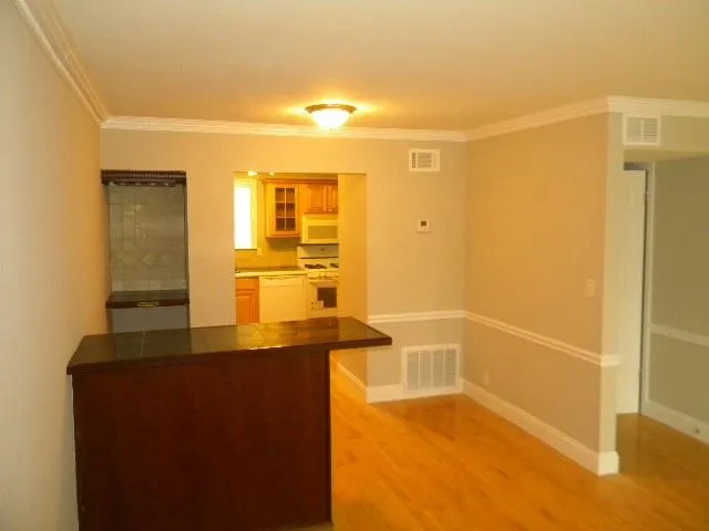 5567 Kingsport Drive Unit 21, Atlanta, Georgia 30342, 2 Bedrooms Bedrooms, ,1 BathroomBathrooms,Residential,Sold,5567 Kingsport Drive Unit 21,5640066