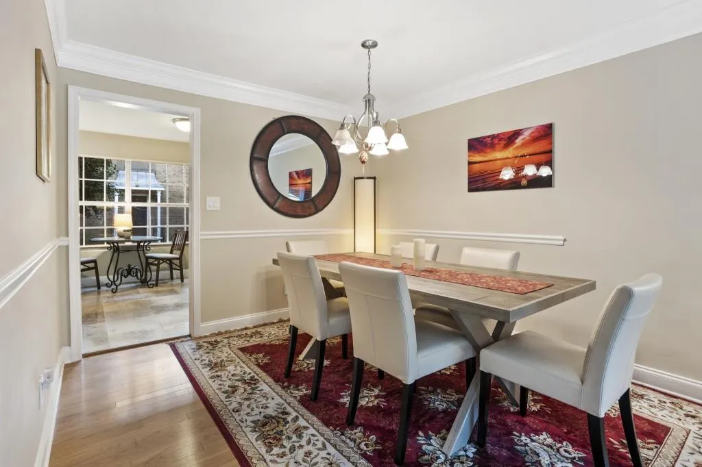 6980 Roswell Road Unit F1, Atlanta, Georgia 30328, 3 Bedrooms Bedrooms, ,2 BathroomsBathrooms,Residential,Sold,6980 Roswell Road Unit F1,6935383