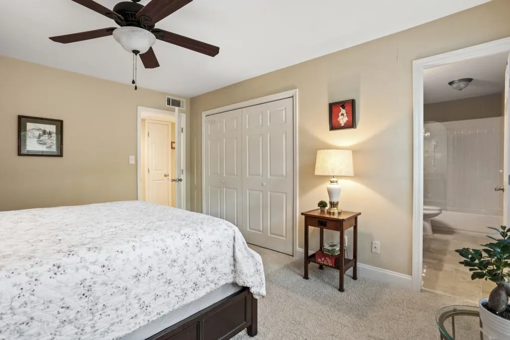 6980 Roswell Road Unit F1, Atlanta, Georgia 30328, 3 Bedrooms Bedrooms, ,2 BathroomsBathrooms,Residential,Sold,6980 Roswell Road Unit F1,6935383