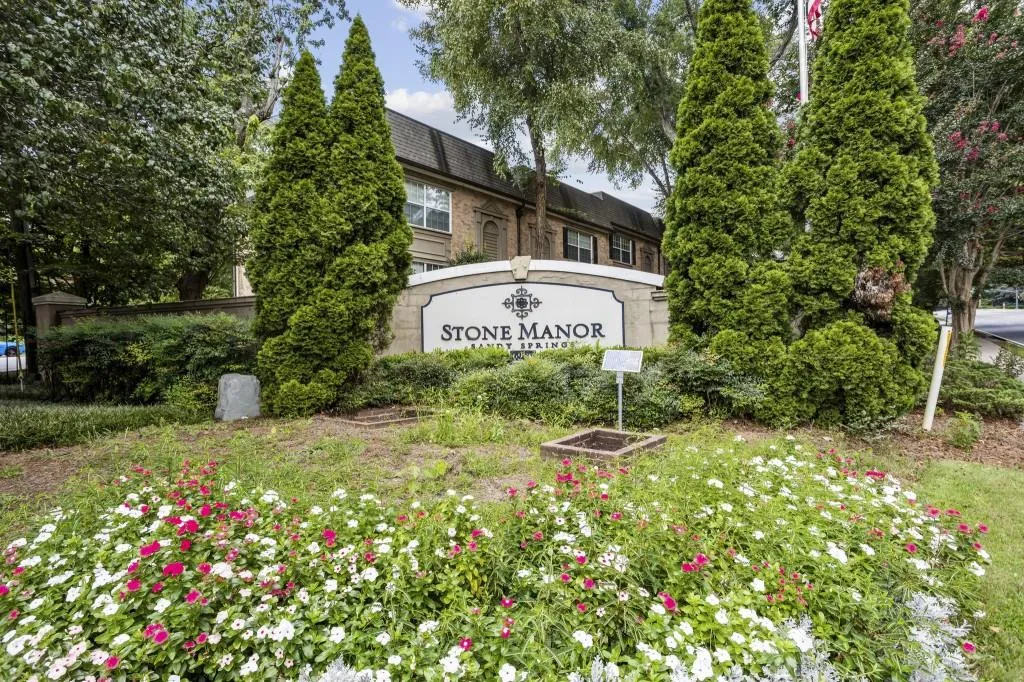 6980 Roswell Road Unit F1, Atlanta, Georgia 30328, 3 Bedrooms Bedrooms, ,2 BathroomsBathrooms,Residential,Sold,6980 Roswell Road Unit F1,6935383
