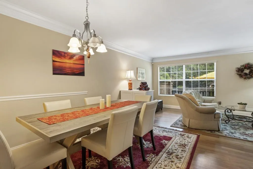 6980 Roswell Road Unit F1, Atlanta, Georgia 30328, 3 Bedrooms Bedrooms, ,2 BathroomsBathrooms,Residential,Sold,6980 Roswell Road Unit F1,6935383