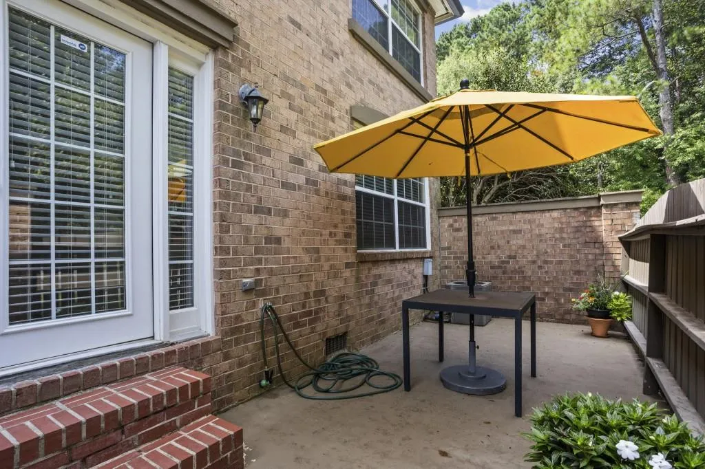 6980 Roswell Road Unit F1, Atlanta, Georgia 30328, 3 Bedrooms Bedrooms, ,2 BathroomsBathrooms,Residential,Sold,6980 Roswell Road Unit F1,6935383