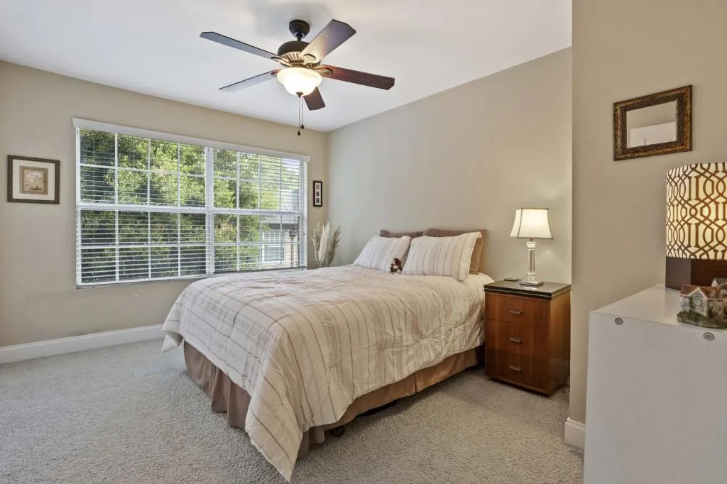 6980 Roswell Road Unit F1, Atlanta, Georgia 30328, 3 Bedrooms Bedrooms, ,2 BathroomsBathrooms,Residential,Sold,6980 Roswell Road Unit F1,6935383