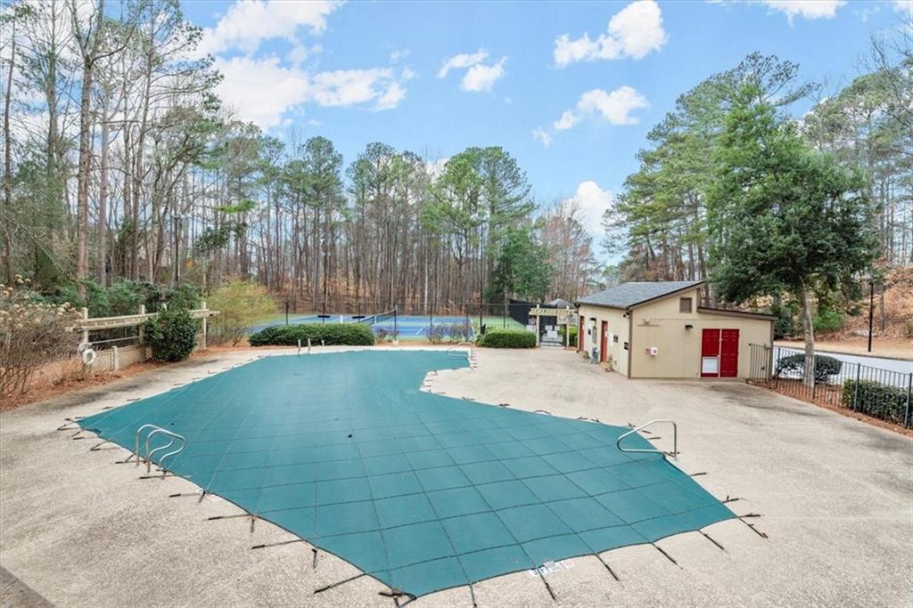 Pool and tennis amenities area