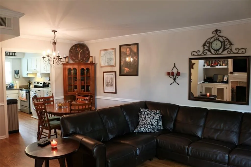 6700 Roswell Road Unit 16f, Atlanta, Georgia 30328, 2 Bedrooms Bedrooms, ,1 BathroomBathrooms,Residential,Sold,6700 Roswell Road Unit 16f,6048318