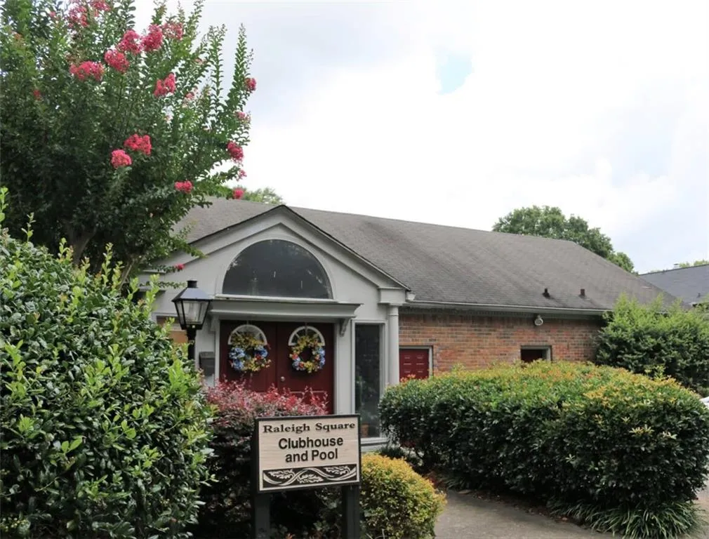 6700 Roswell Road Unit 16f, Atlanta, Georgia 30328, 2 Bedrooms Bedrooms, ,1 BathroomBathrooms,Residential,Sold,6700 Roswell Road Unit 16f,6048318