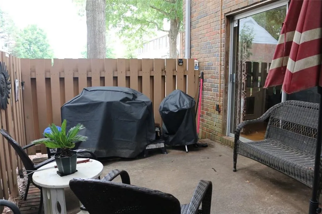 6700 Roswell Road Unit 16f, Atlanta, Georgia 30328, 2 Bedrooms Bedrooms, ,1 BathroomBathrooms,Residential,Sold,6700 Roswell Road Unit 16f,6048318