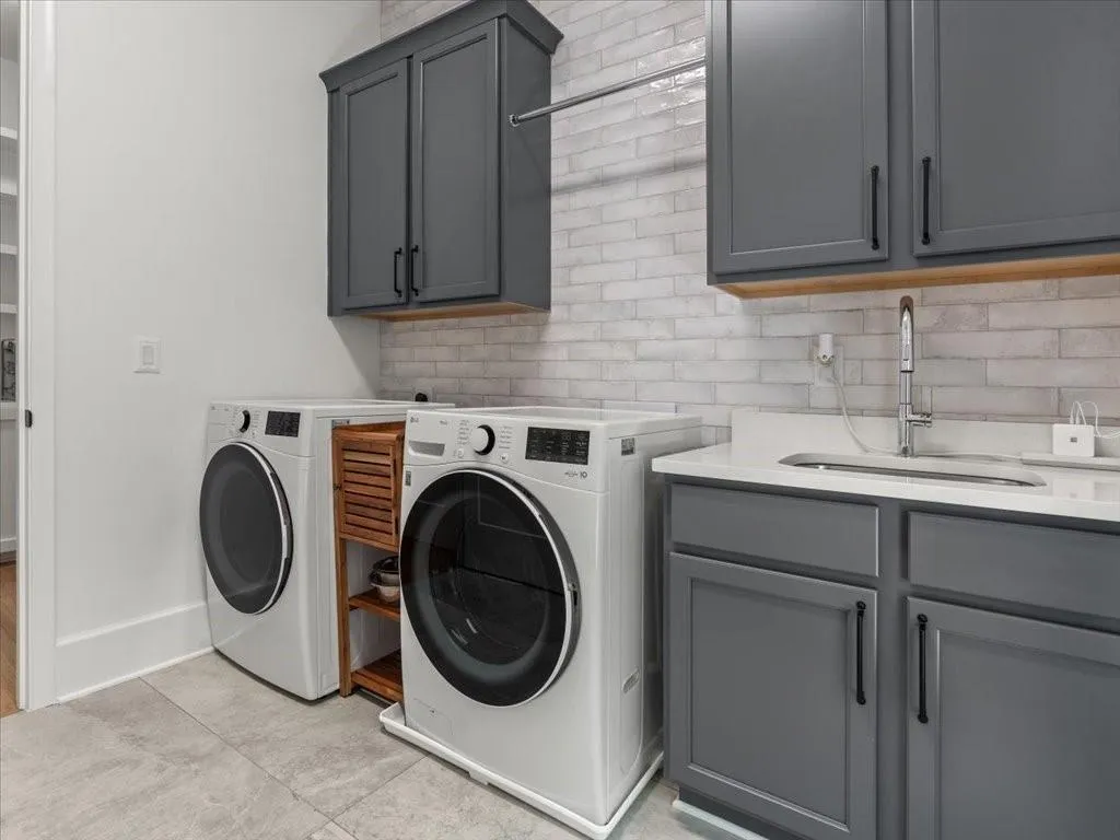 130 Nezhat Place, Atlanta, Georgia 30350, 5 Bedrooms Bedrooms, ,5 BathroomsBathrooms,Residential,Sold,130 Nezhat Place,7411141