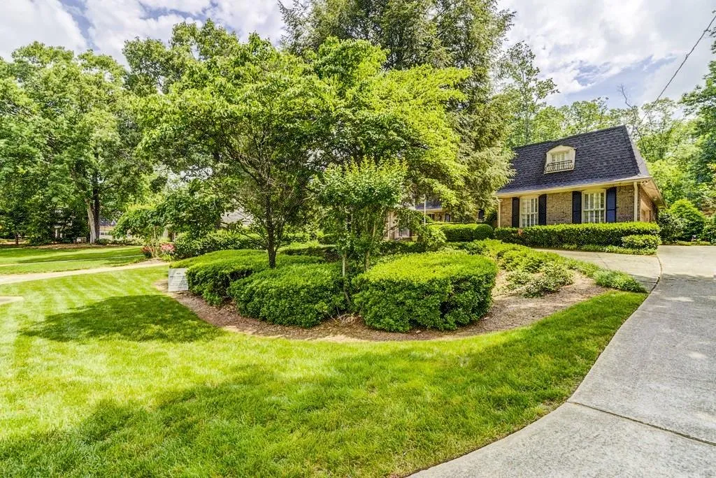 7025 Hunters Branch Drive, Atlanta, Georgia 30328, 3 Bedrooms Bedrooms, ,2 BathroomsBathrooms,Residential,Sold,7025 Hunters Branch Drive,5848540