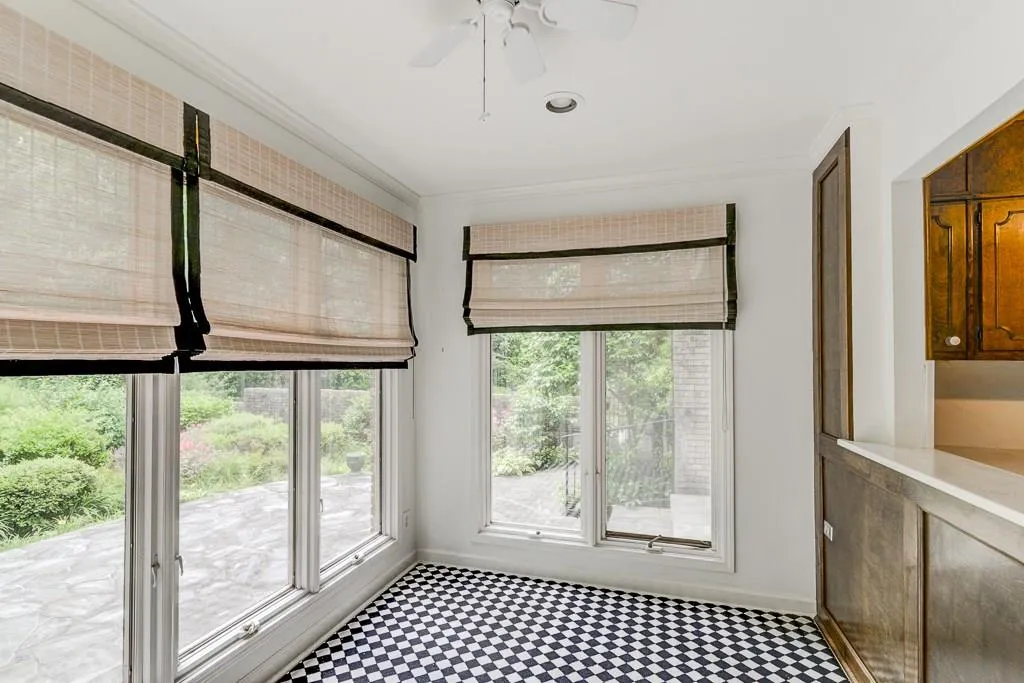 7025 Hunters Branch Drive, Atlanta, Georgia 30328, 3 Bedrooms Bedrooms, ,2 BathroomsBathrooms,Residential,Sold,7025 Hunters Branch Drive,5848540