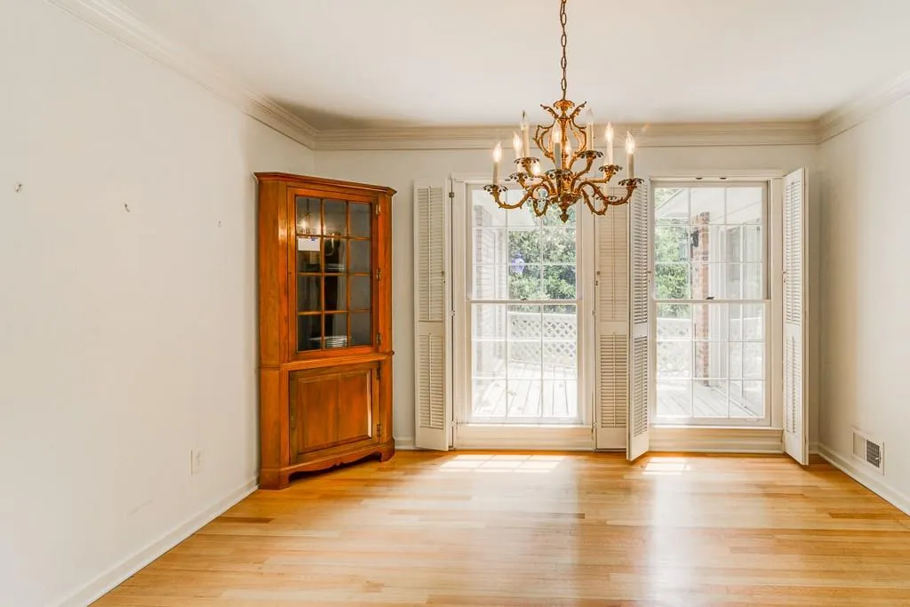 7025 Hunters Branch Drive, Atlanta, Georgia 30328, 3 Bedrooms Bedrooms, ,2 BathroomsBathrooms,Residential,Sold,7025 Hunters Branch Drive,5848540