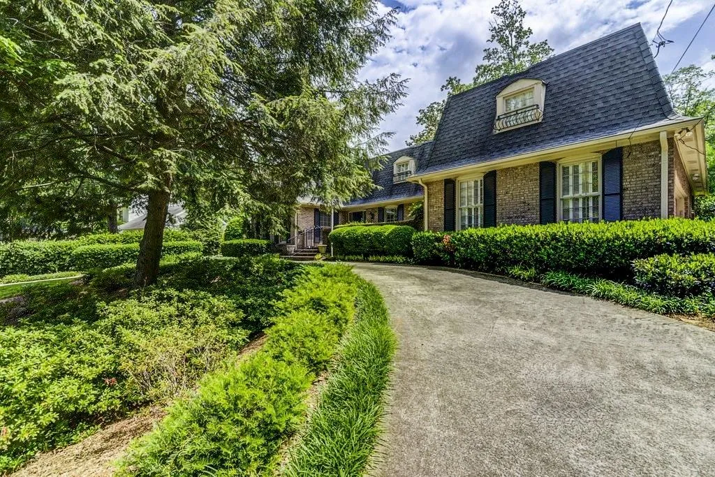 7025 Hunters Branch Drive, Atlanta, Georgia 30328, 3 Bedrooms Bedrooms, ,2 BathroomsBathrooms,Residential,Sold,7025 Hunters Branch Drive,5848540