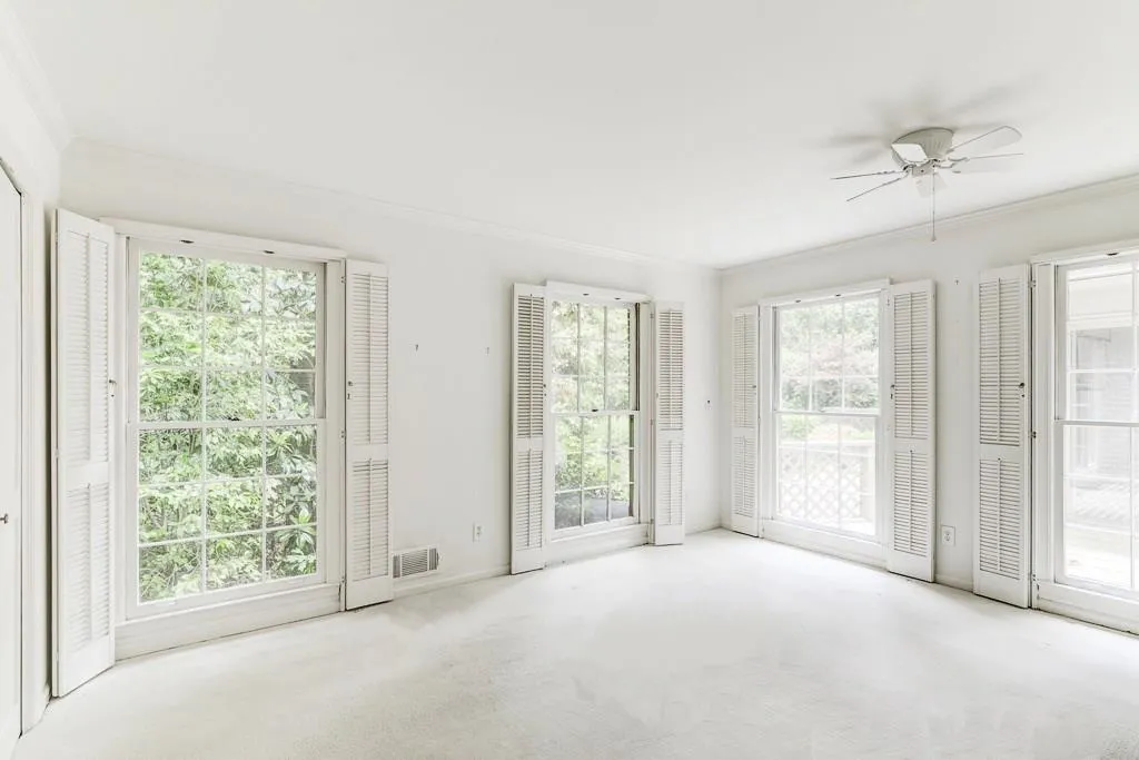 7025 Hunters Branch Drive, Atlanta, Georgia 30328, 3 Bedrooms Bedrooms, ,2 BathroomsBathrooms,Residential,Sold,7025 Hunters Branch Drive,5848540