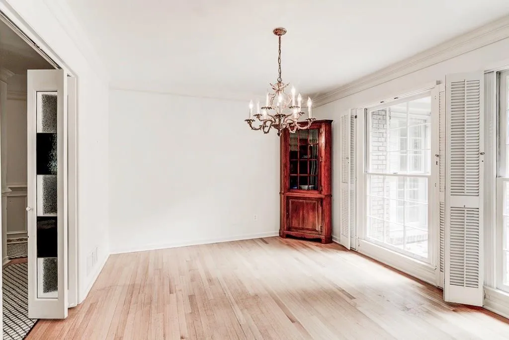7025 Hunters Branch Drive, Atlanta, Georgia 30328, 3 Bedrooms Bedrooms, ,2 BathroomsBathrooms,Residential,Sold,7025 Hunters Branch Drive,5848540