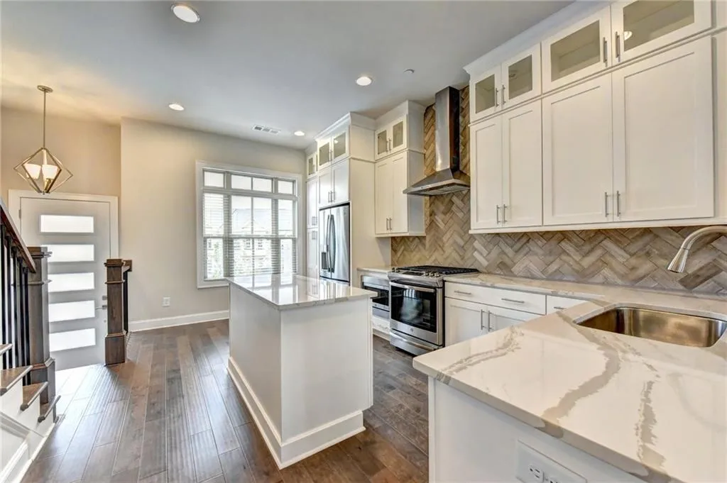 4217 Deming Circle Unit 76, Sandy Springs, Georgia 30342, 2 Bedrooms Bedrooms, ,2 BathroomsBathrooms,Residential,Sold,4217 Deming Circle Unit 76,6570472