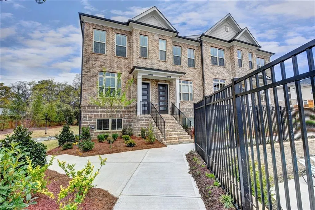 4217 Deming Circle Unit 76, Sandy Springs, Georgia 30342, 2 Bedrooms Bedrooms, ,2 BathroomsBathrooms,Residential,Sold,4217 Deming Circle Unit 76,6570472