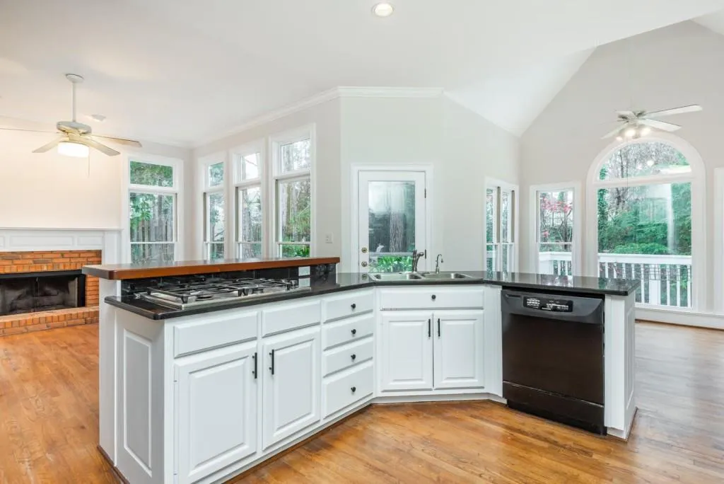 190 Morgan Farm Drive, Sandy Springs, Georgia 30342, 6 Bedrooms Bedrooms, ,4 BathroomsBathrooms,Residential,Sold,190 Morgan Farm Drive,7153524