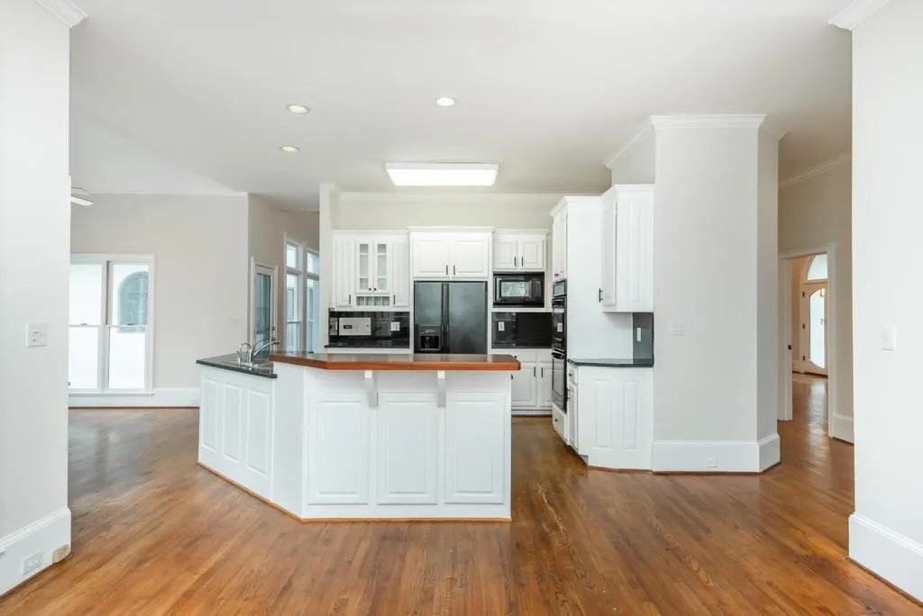 190 Morgan Farm Drive, Sandy Springs, Georgia 30342, 6 Bedrooms Bedrooms, ,4 BathroomsBathrooms,Residential,Sold,190 Morgan Farm Drive,7153524