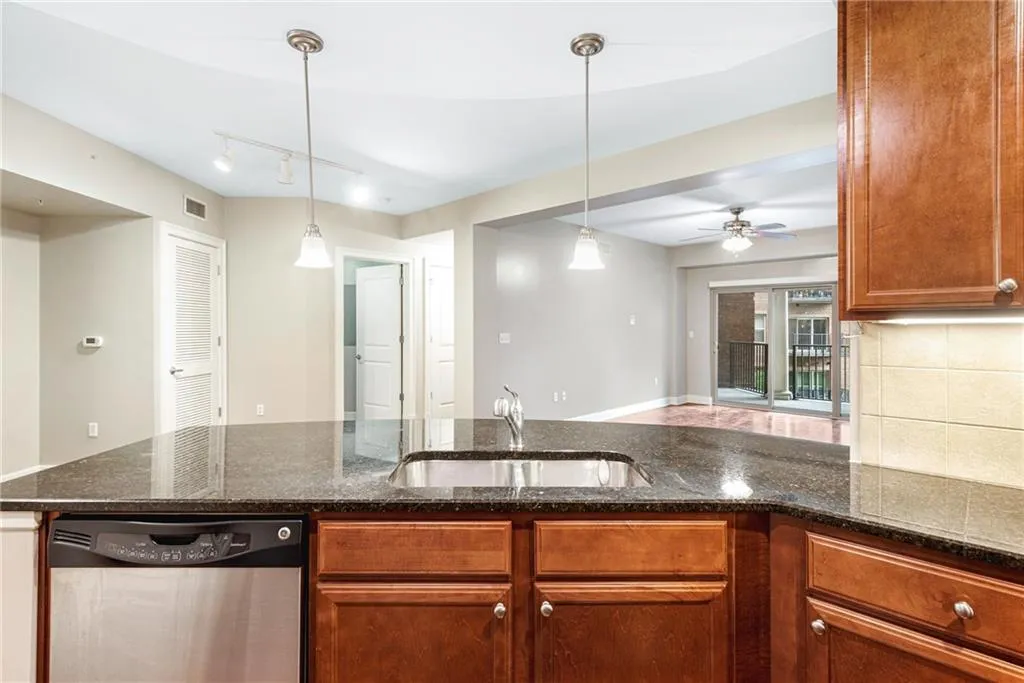 200 River Vista Drive Unit 231, Atlanta, Georgia 30339, 2 Bedrooms Bedrooms, ,2 BathroomsBathrooms,Residential,Sold,200 River Vista Drive Unit 231,7089270
