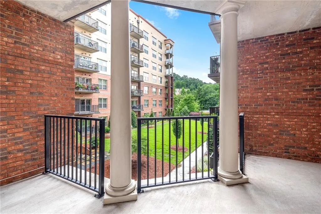 200 River Vista Drive Unit 231, Atlanta, Georgia 30339, 2 Bedrooms Bedrooms, ,2 BathroomsBathrooms,Residential,Sold,200 River Vista Drive Unit 231,7089270