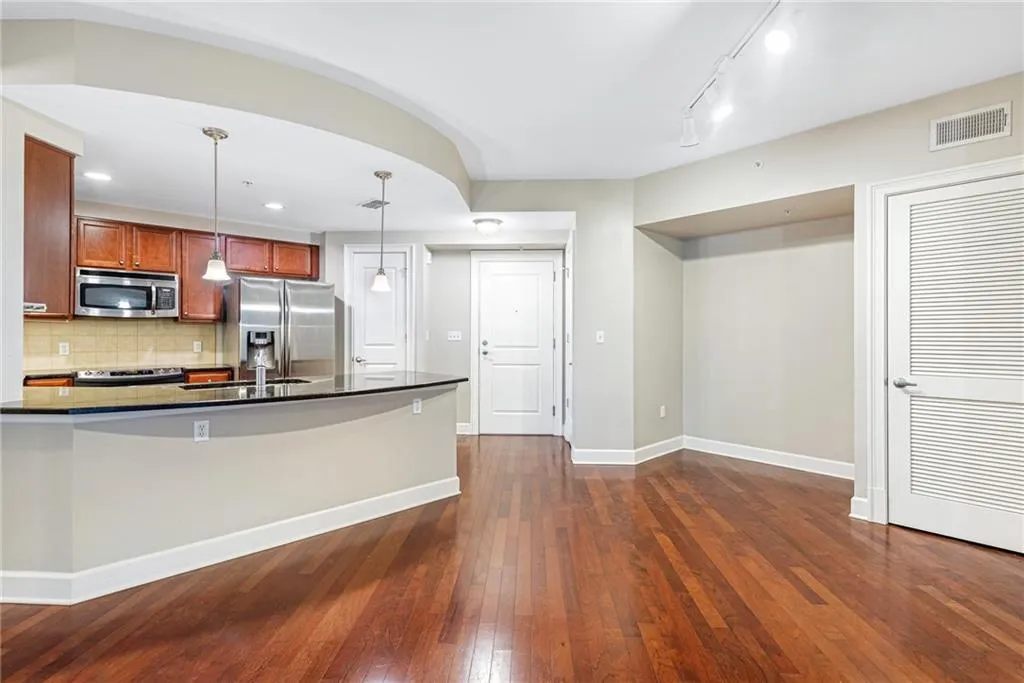 200 River Vista Drive Unit 231, Atlanta, Georgia 30339, 2 Bedrooms Bedrooms, ,2 BathroomsBathrooms,Residential,Sold,200 River Vista Drive Unit 231,7089270