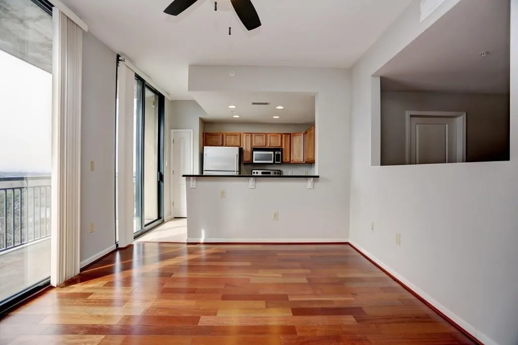 3040 Peachtree Road Nw Unit 1005, Atlanta, Georgia 30305, 1 Bedroom Bedrooms, ,1 BathroomBathrooms,Residential,Sold,3040 Peachtree Road Nw Unit 1005,5638683