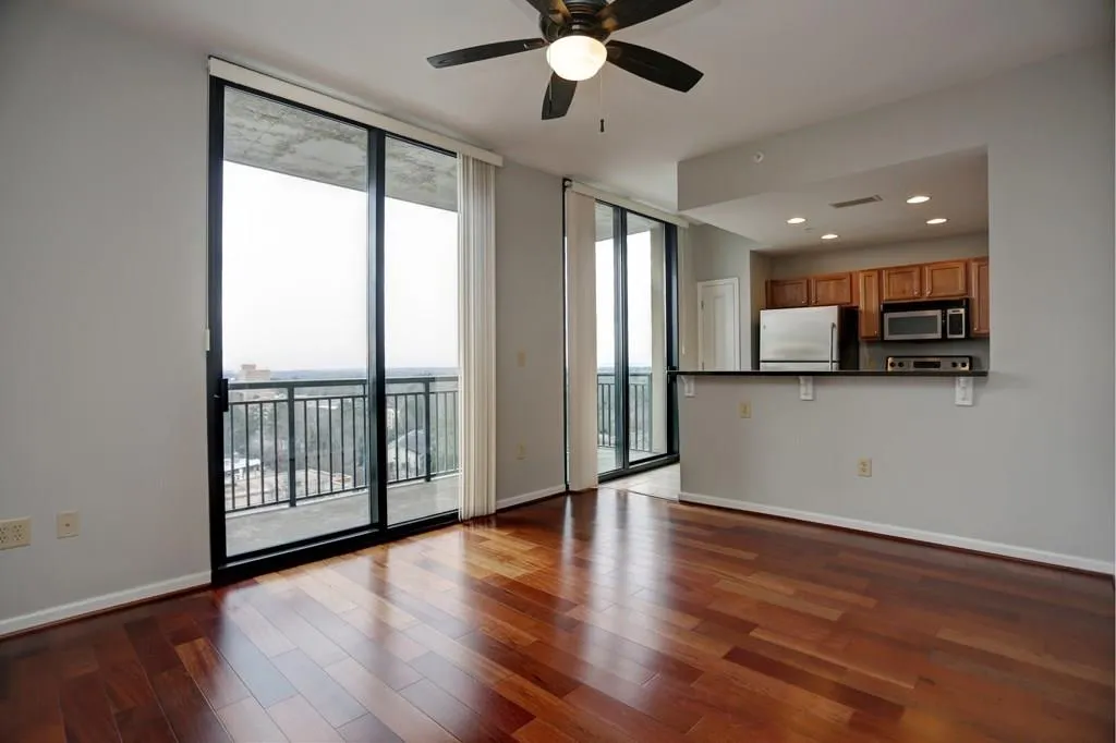 3040 Peachtree Road Nw Unit 1005, Atlanta, Georgia 30305, 1 Bedroom Bedrooms, ,1 BathroomBathrooms,Residential,Sold,3040 Peachtree Road Nw Unit 1005,5638683