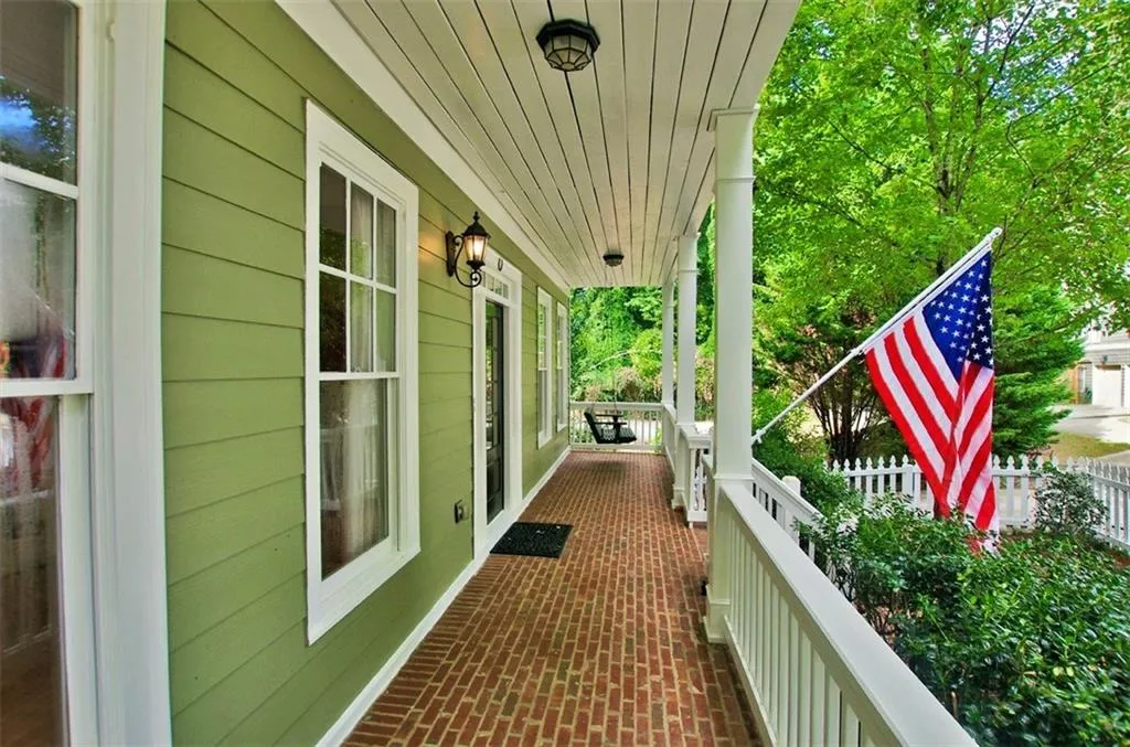 2130 Parkview Lane Nw, Atlanta, Georgia 30318, 4 Bedrooms Bedrooms, ,2 BathroomsBathrooms,Residential,Sold,2130 Parkview Lane Nw,5750321