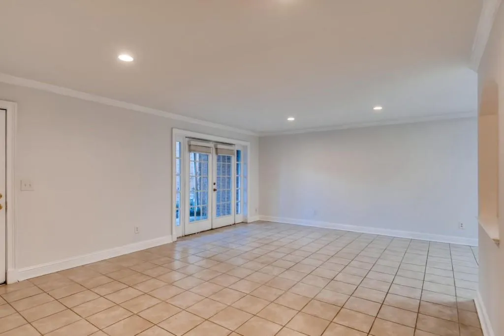 6520 Roswell Road Unit 22, Sandy Springs, Georgia 30328, 2 Bedrooms Bedrooms, ,2 BathroomsBathrooms,Residential,Sold,6520 Roswell Road Unit 22,6712507