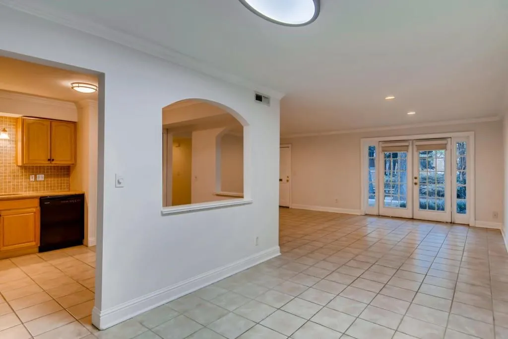 6520 Roswell Road Unit 22, Sandy Springs, Georgia 30328, 2 Bedrooms Bedrooms, ,2 BathroomsBathrooms,Residential,Sold,6520 Roswell Road Unit 22,6712507