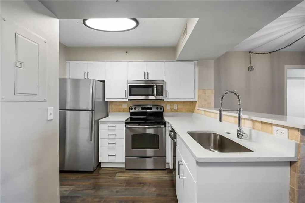 795 Hammond Drive Unit 1707, Atlanta, Georgia 30328, 2 Bedrooms Bedrooms, ,2 BathroomsBathrooms,Residential,For Sale,795 Hammond Drive Unit 1707,7551366