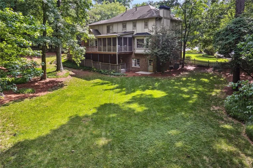 2395 Kimbrough Court, Sandy Springs, Georgia 30350, 4 Bedrooms Bedrooms, ,4 BathroomsBathrooms,Residential,Sold,2395 Kimbrough Court,7072639