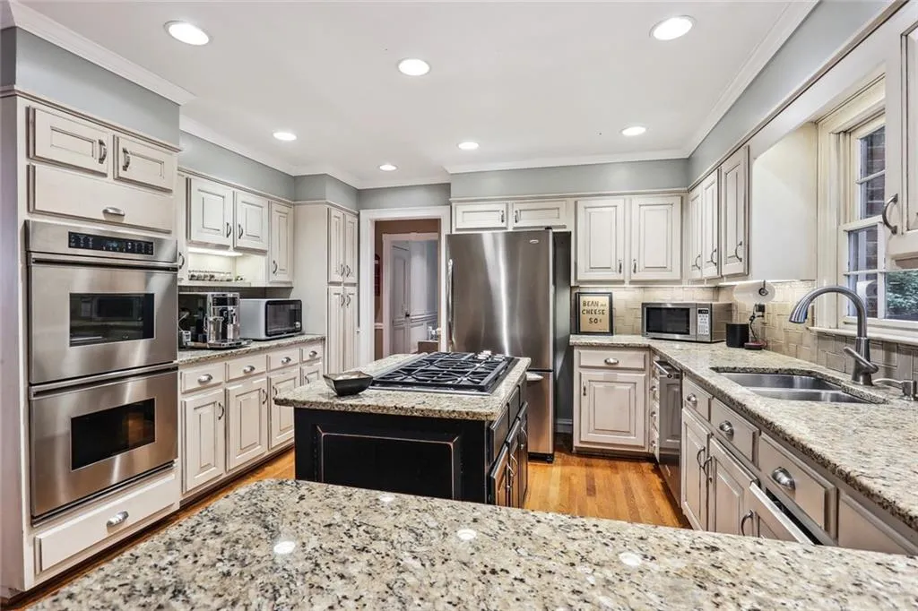 2395 Kimbrough Court, Sandy Springs, Georgia 30350, 4 Bedrooms Bedrooms, ,4 BathroomsBathrooms,Residential,Sold,2395 Kimbrough Court,7072639