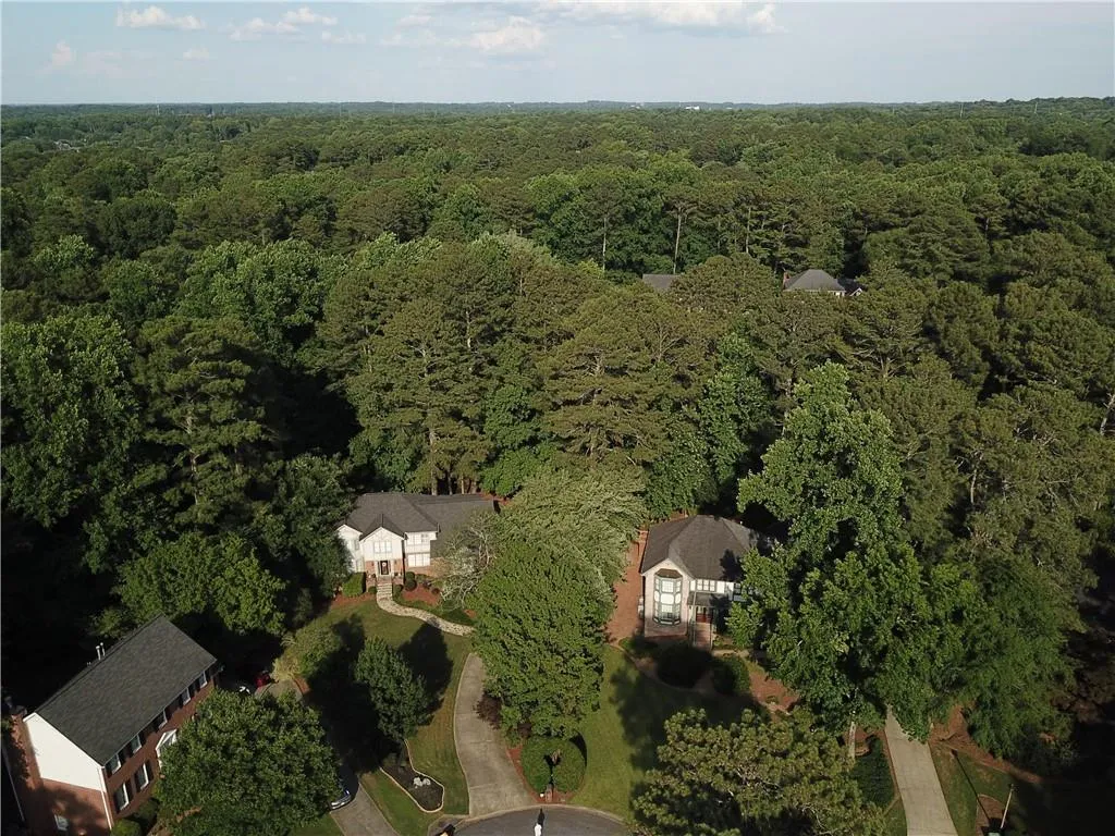 2395 Kimbrough Court, Sandy Springs, Georgia 30350, 4 Bedrooms Bedrooms, ,4 BathroomsBathrooms,Residential,Sold,2395 Kimbrough Court,7072639