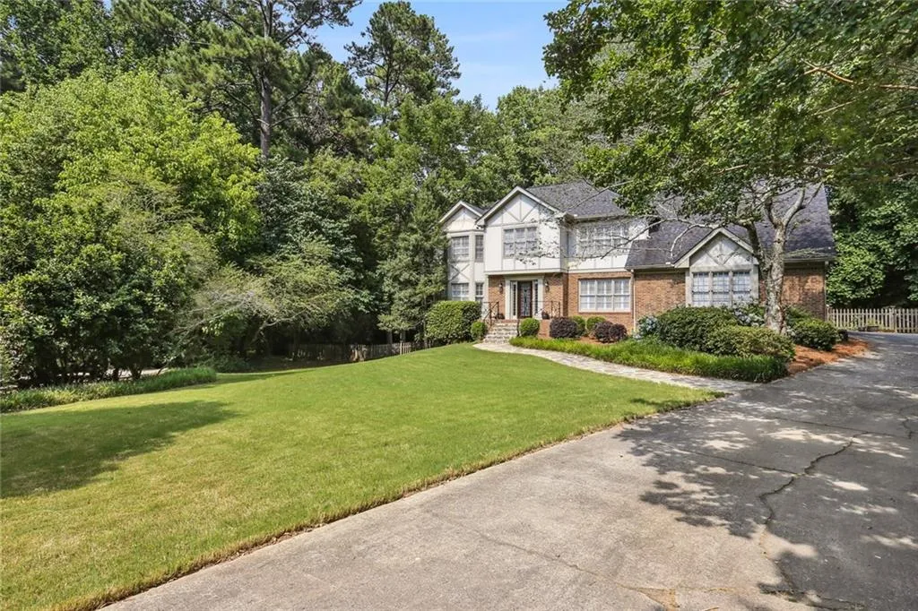 2395 Kimbrough Court, Sandy Springs, Georgia 30350, 4 Bedrooms Bedrooms, ,4 BathroomsBathrooms,Residential,Sold,2395 Kimbrough Court,7072639