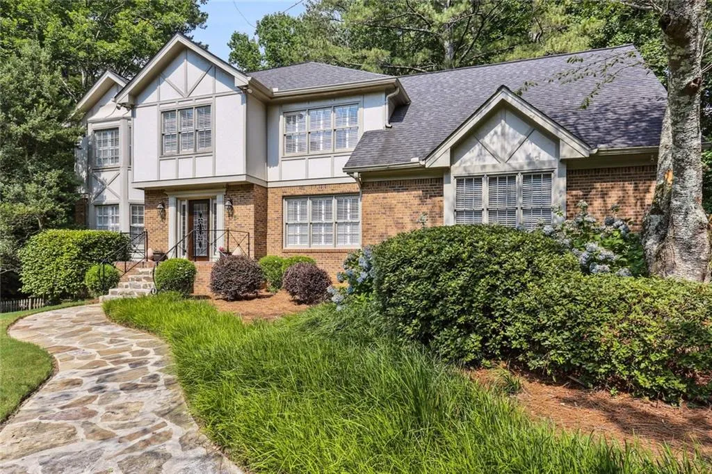 2395 Kimbrough Court, Sandy Springs, Georgia 30350, 4 Bedrooms Bedrooms, ,4 BathroomsBathrooms,Residential,Sold,2395 Kimbrough Court,7072639