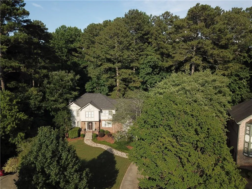 2395 Kimbrough Court, Sandy Springs, Georgia 30350, 4 Bedrooms Bedrooms, ,4 BathroomsBathrooms,Residential,Sold,2395 Kimbrough Court,7072639