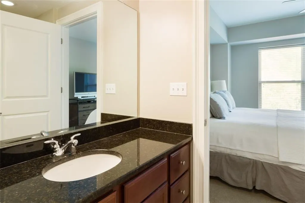 200 River Vista Drive Unit 423, Atlanta, Georgia 30339, 2 Bedrooms Bedrooms, ,2 BathroomsBathrooms,Residential,Sold,200 River Vista Drive Unit 423,6873389