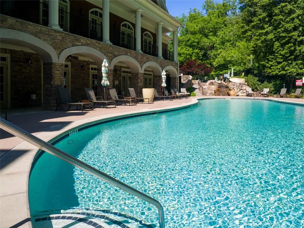 200 River Vista Drive Unit 423, Atlanta, Georgia 30339, 2 Bedrooms Bedrooms, ,2 BathroomsBathrooms,Residential,Sold,200 River Vista Drive Unit 423,6873389