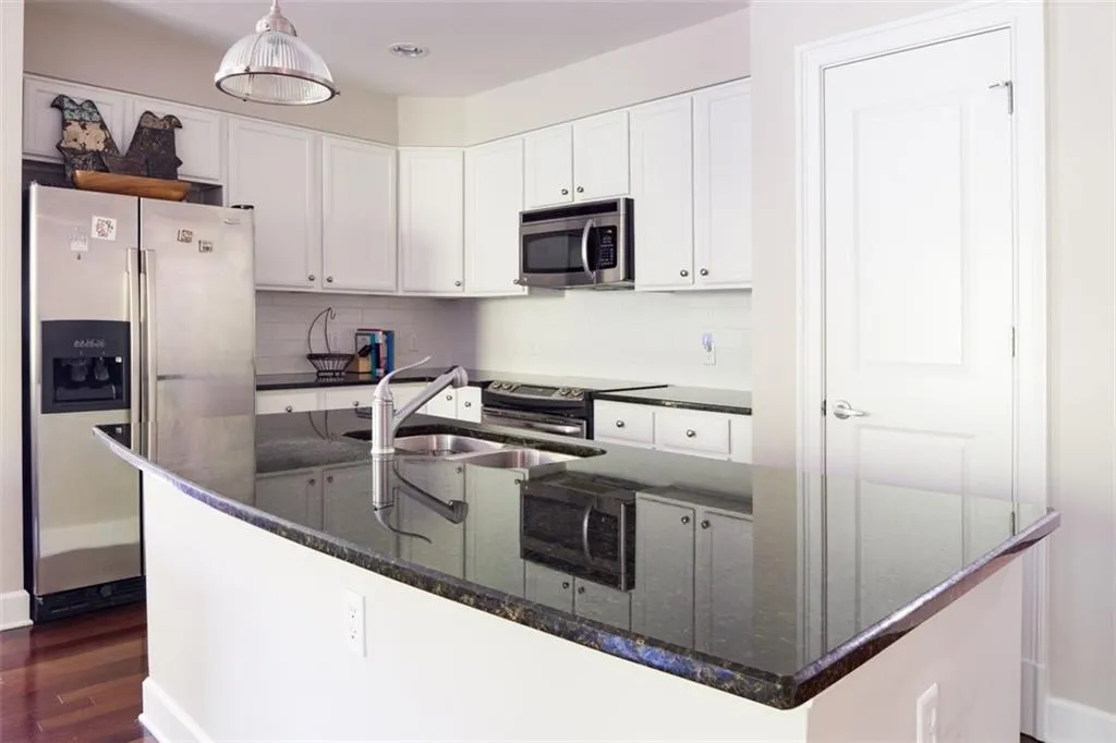 200 River Vista Drive Unit 423, Atlanta, Georgia 30339, 2 Bedrooms Bedrooms, ,2 BathroomsBathrooms,Residential,Sold,200 River Vista Drive Unit 423,6873389