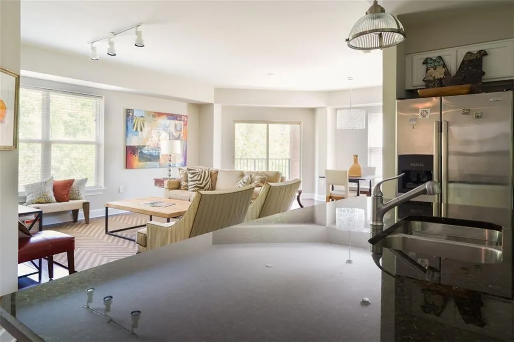 200 River Vista Drive Unit 423, Atlanta, Georgia 30339, 2 Bedrooms Bedrooms, ,2 BathroomsBathrooms,Residential,Sold,200 River Vista Drive Unit 423,6873389