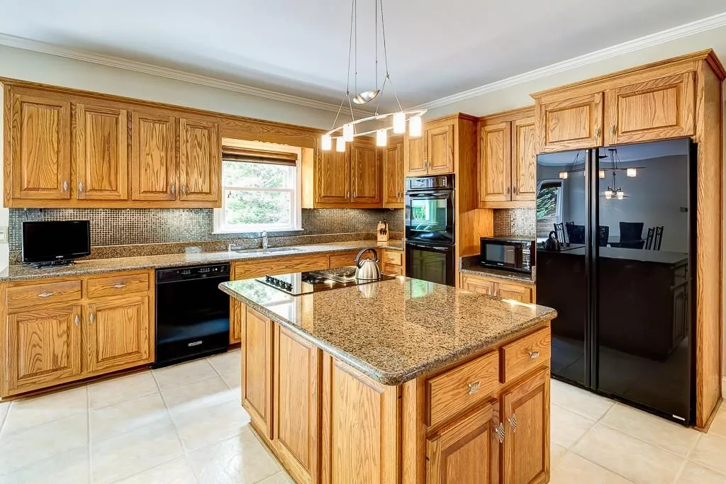 7780 Landowne Drive, Sandy Springs, Georgia 30350, 5 Bedrooms Bedrooms, ,4 BathroomsBathrooms,Residential,Sold,7780 Landowne Drive,5664511