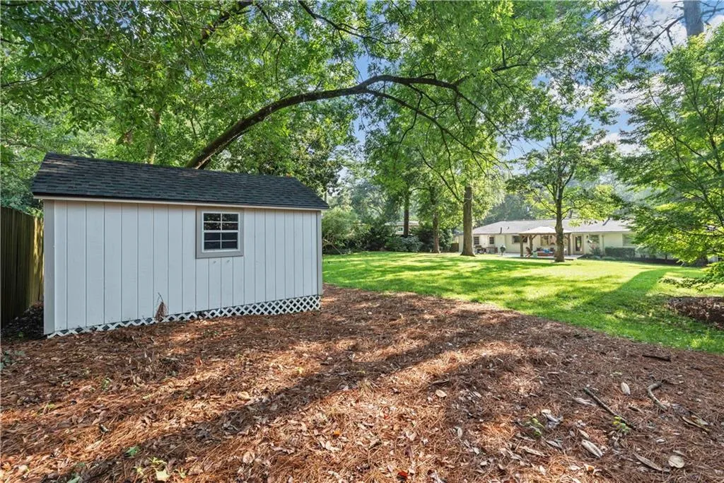 6800 Sunny Brook Lane, Sandy Springs, Georgia 30328, 4 Bedrooms Bedrooms, ,2 BathroomsBathrooms,Residential,Sold,6800 Sunny Brook Lane,6943346