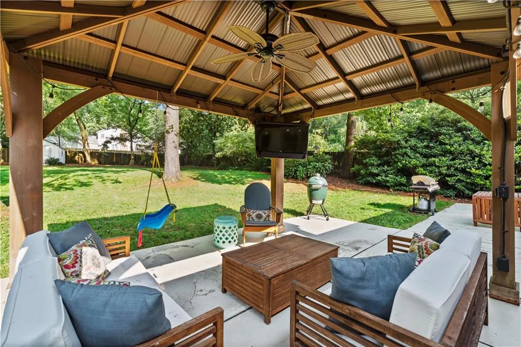 6800 Sunny Brook Lane, Sandy Springs, Georgia 30328, 4 Bedrooms Bedrooms, ,2 BathroomsBathrooms,Residential,Sold,6800 Sunny Brook Lane,6943346