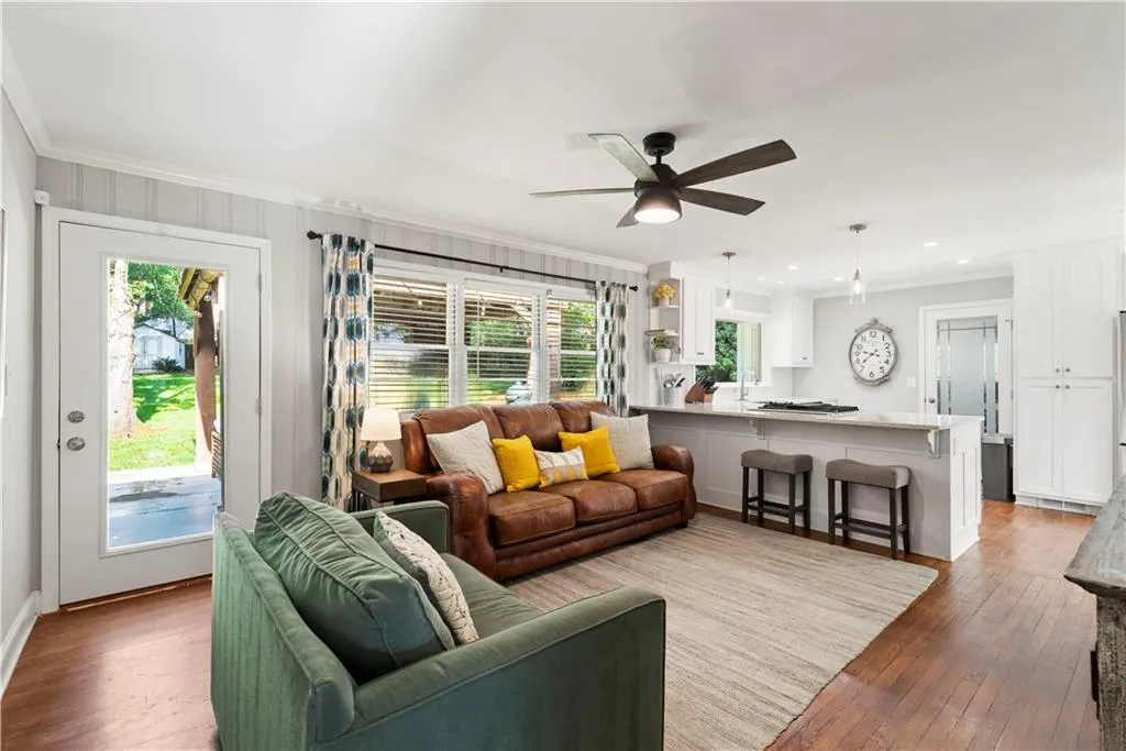 6800 Sunny Brook Lane, Sandy Springs, Georgia 30328, 4 Bedrooms Bedrooms, ,2 BathroomsBathrooms,Residential,Sold,6800 Sunny Brook Lane,6943346