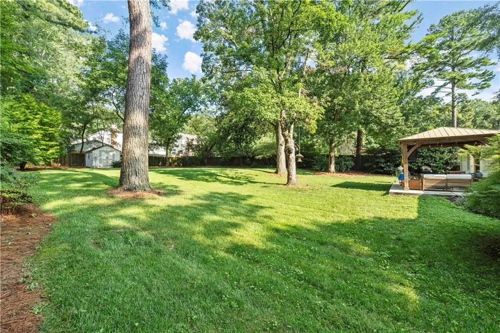 6800 Sunny Brook Lane, Sandy Springs, Georgia 30328, 4 Bedrooms Bedrooms, ,2 BathroomsBathrooms,Residential,Sold,6800 Sunny Brook Lane,6943346