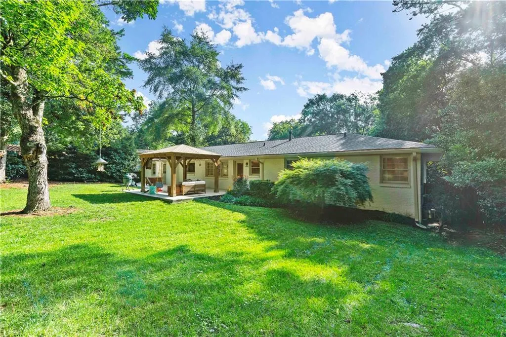 6800 Sunny Brook Lane, Sandy Springs, Georgia 30328, 4 Bedrooms Bedrooms, ,2 BathroomsBathrooms,Residential,Sold,6800 Sunny Brook Lane,6943346